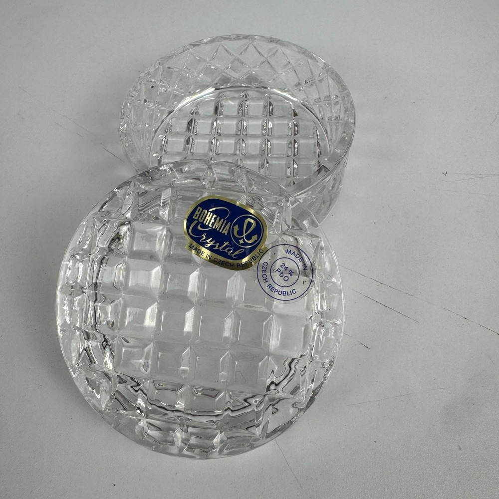 Vtg Bohemia Crystal Round Trinket Box 24% Lead Crystal Czech Republic - Picture 8 of 8